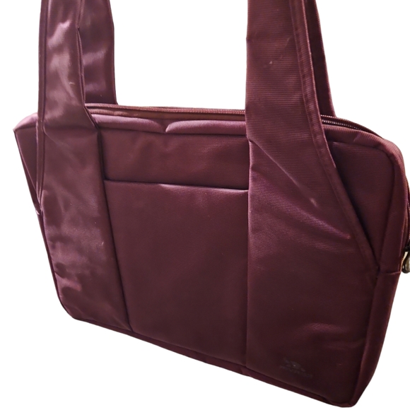 Rivcase Germany Laptop Case - Picture 3 of 8